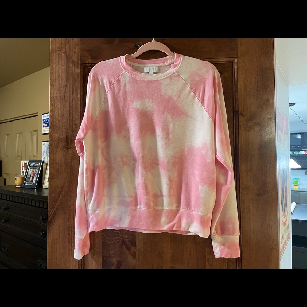 Love by Gap pink and white tie-dye lounge shirt
